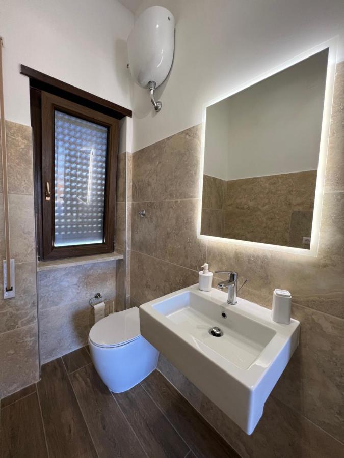 Апартаменты Sea Breeze House Фьюмичино Экстерьер фото